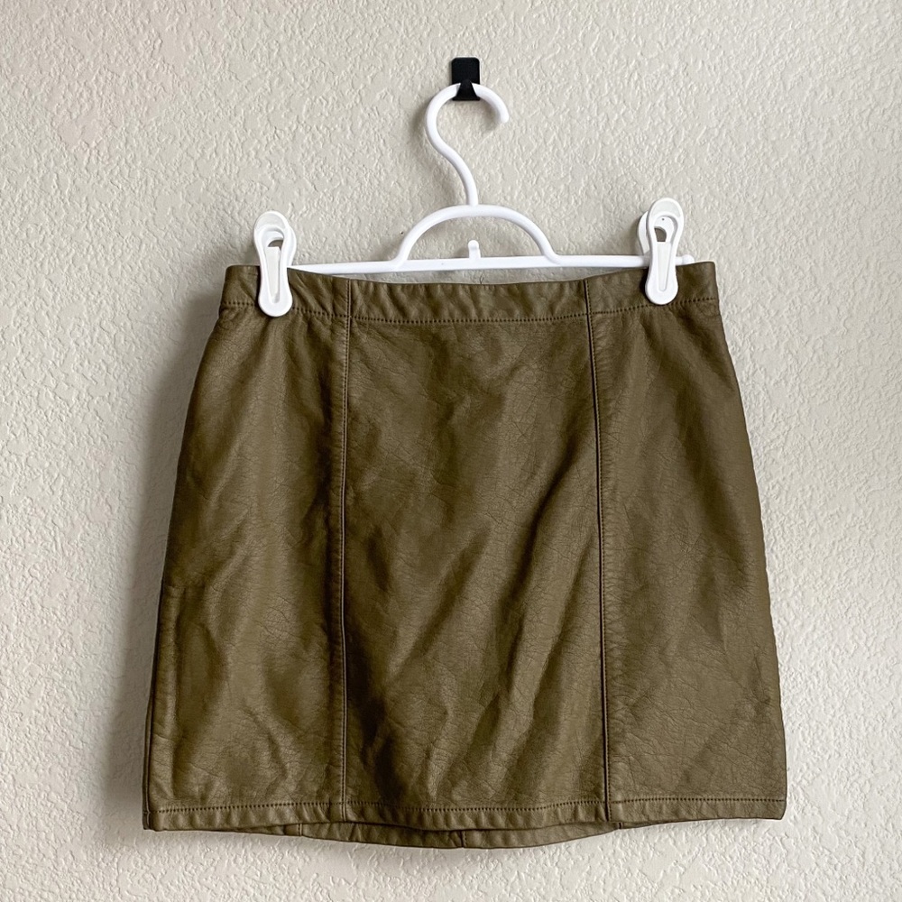 Forever 21 • Faux Leather Mini Skirt • Size S